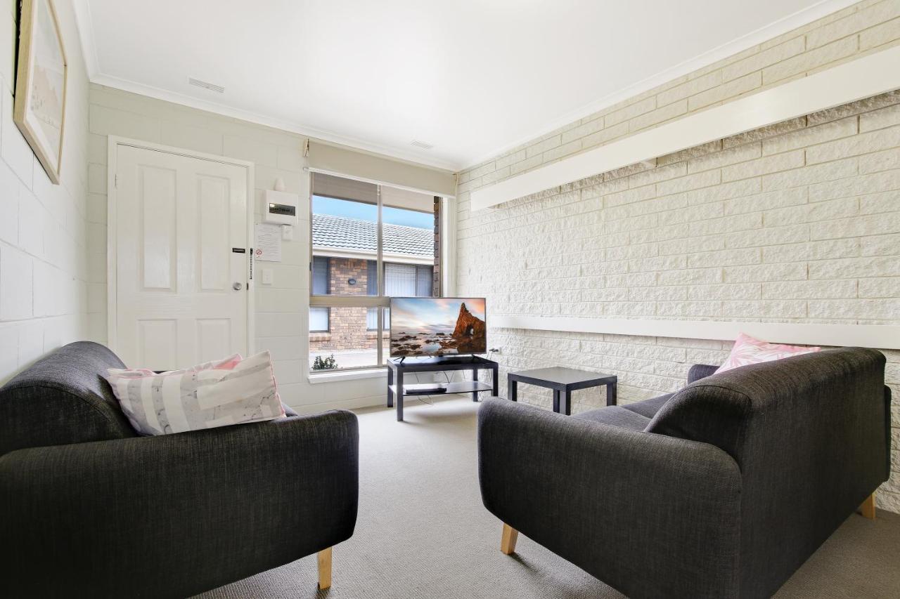Hybiscus Waterfront Apartments Lakes Entrance Exterior foto