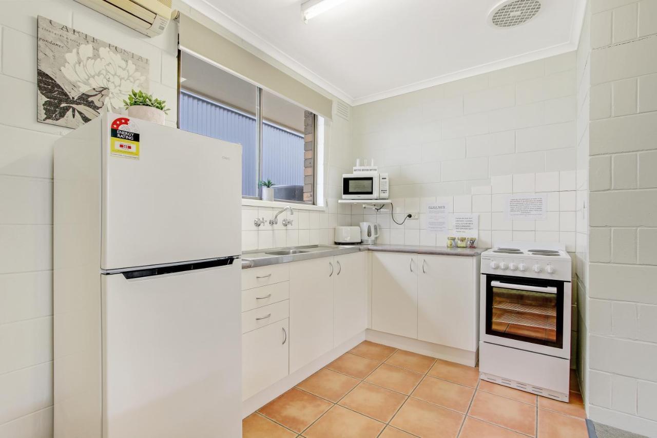Hybiscus Waterfront Apartments Lakes Entrance Exterior foto