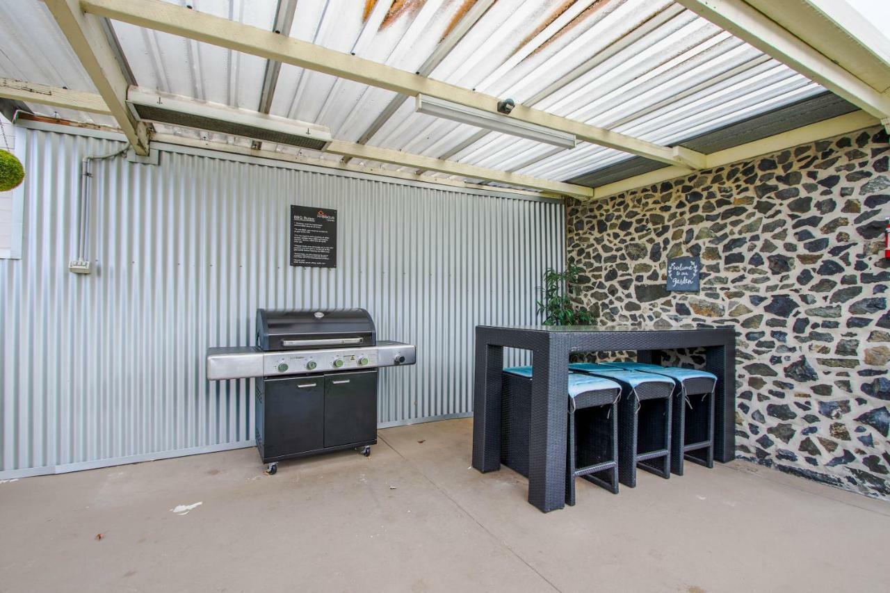Hybiscus Waterfront Apartments Lakes Entrance Exterior foto
