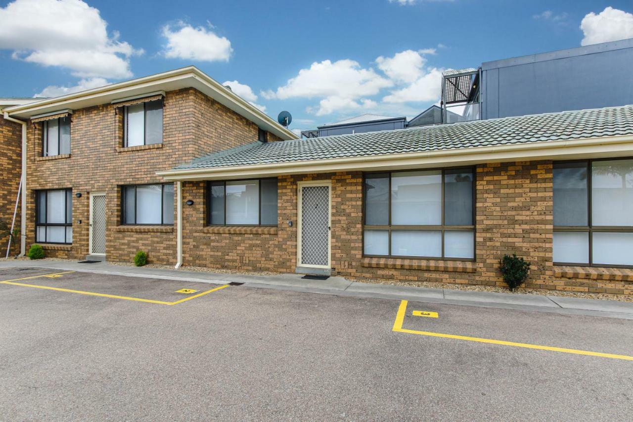 Hybiscus Waterfront Apartments Lakes Entrance Exterior foto