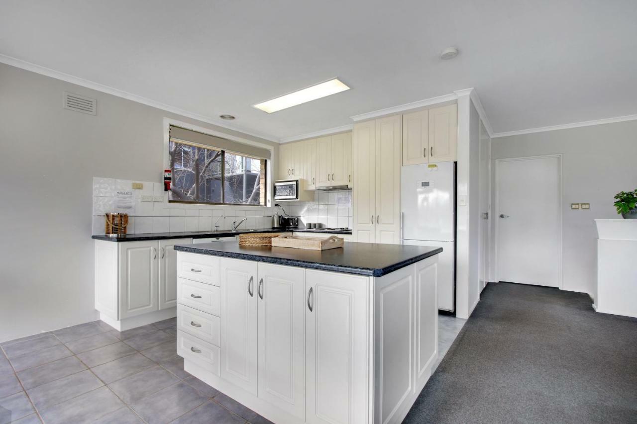 Hybiscus Waterfront Apartments Lakes Entrance Exterior foto