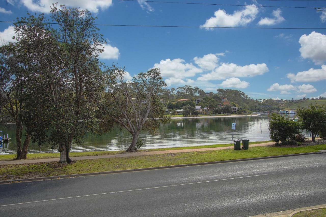 Hybiscus Waterfront Apartments Lakes Entrance Exterior foto