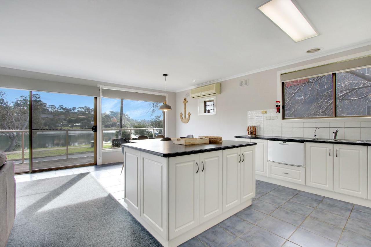 Hybiscus Waterfront Apartments Lakes Entrance Exterior foto
